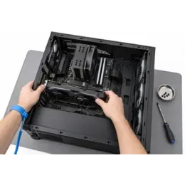 Montage van videokaart in computer